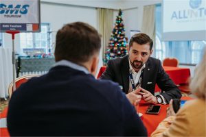 2021_12_15 - ALLinTOO001-051-male