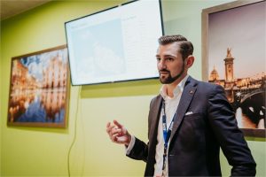 2021_12_15 - ALLinTOO001-181-male